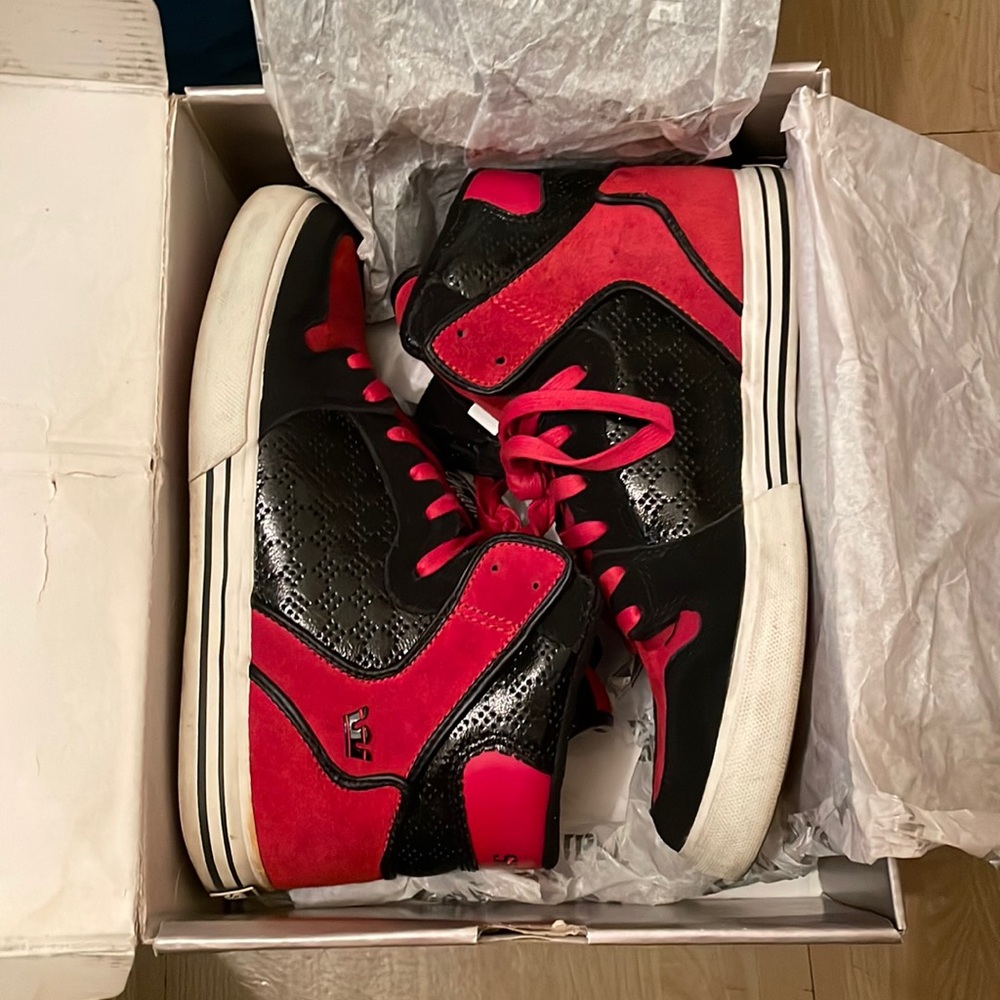 SUPRA sneakers